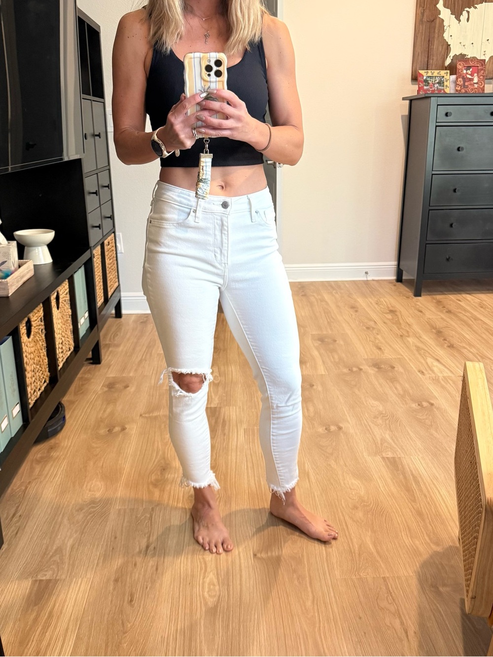 Levi's White High-Rise Distressed Skinny Jeans